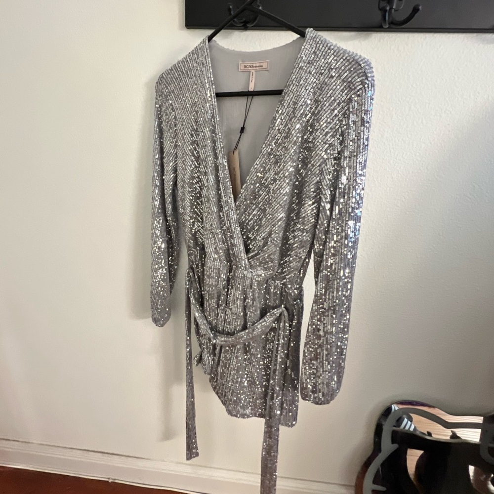 NWT size 8 BCBG Silver sequin super sparkly long sleeve romper